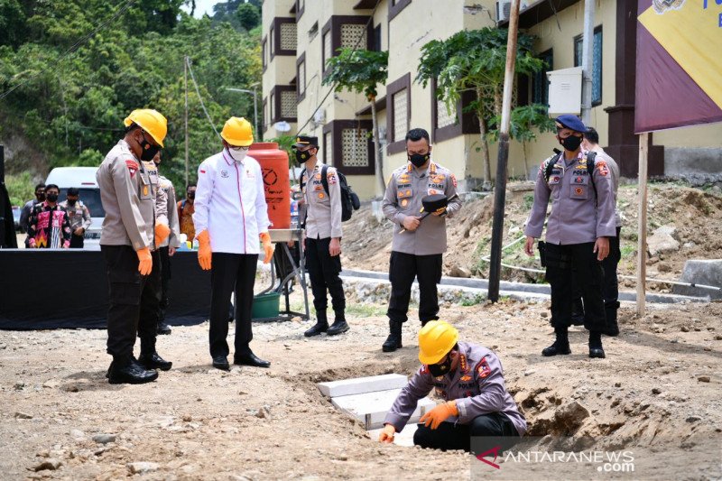 Pemprov Sulsel bangun 50 huntap untuk keluarga Polda Sulbar