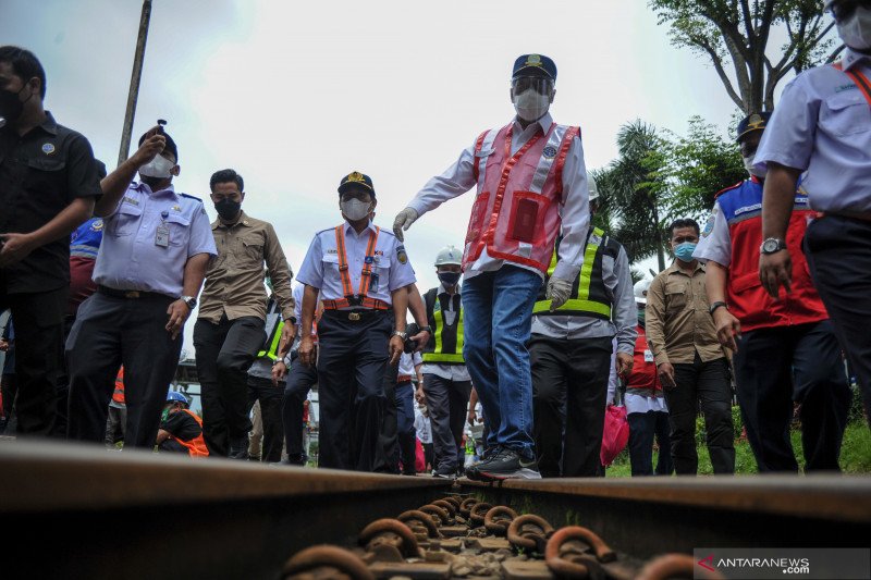 Kunjungan kerja Menteri Perhubungan ke Stasiun Bandung
