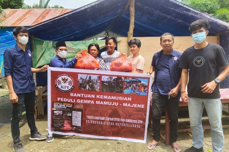 KPID Sulbar bantu pengungsi Tapalang Barat Mamuju