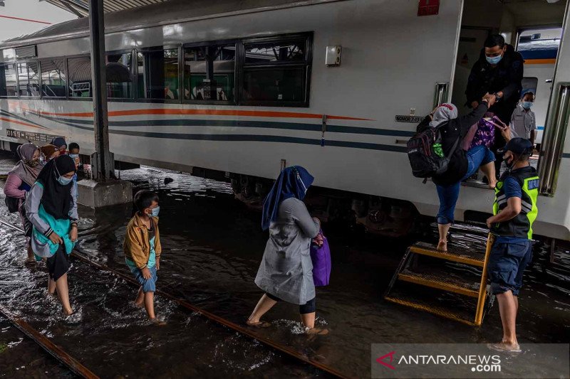 Stasiun Tawang kembali terendam banjir