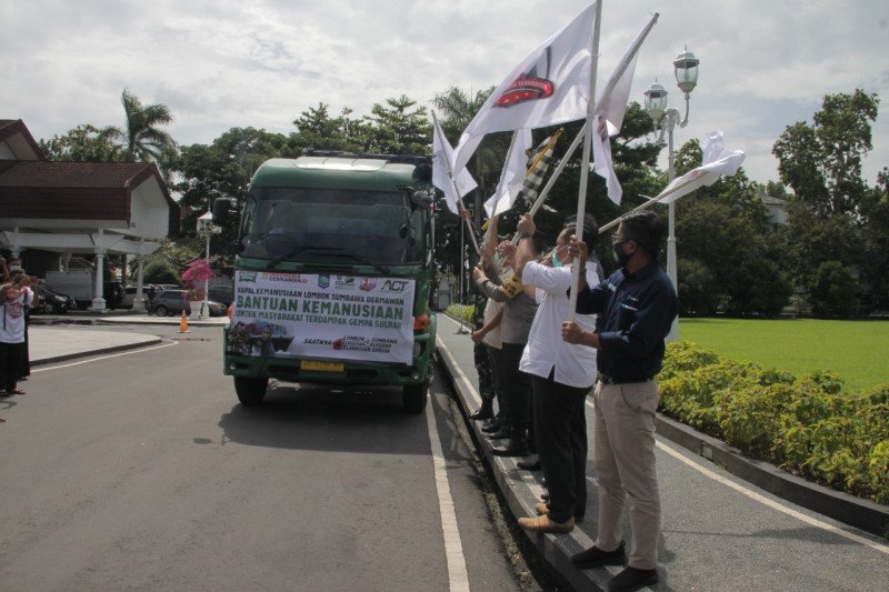 Gubernur NTB lepas keberangkatan kapal kemanusiaan ke Sulawesi Barat
