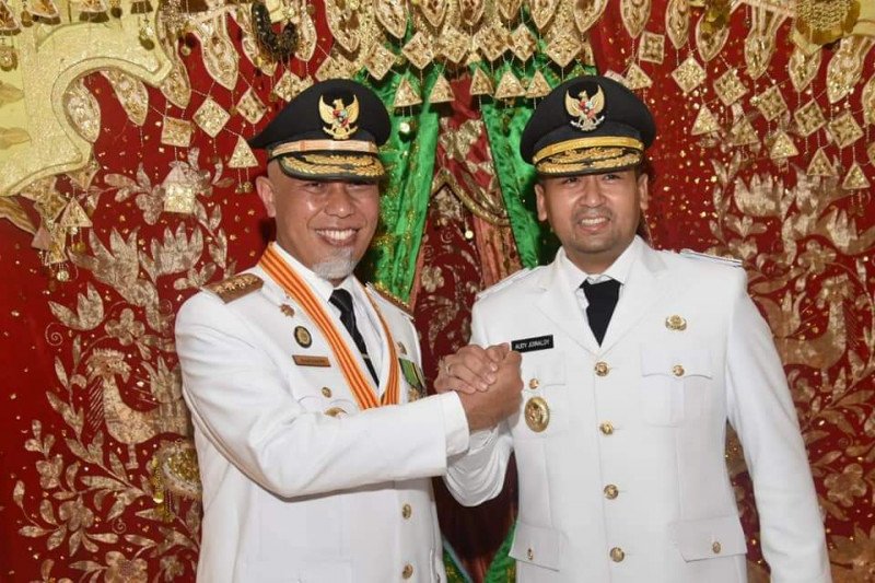 Hari ini Sumatera Barat resmi miliki gubernur baru