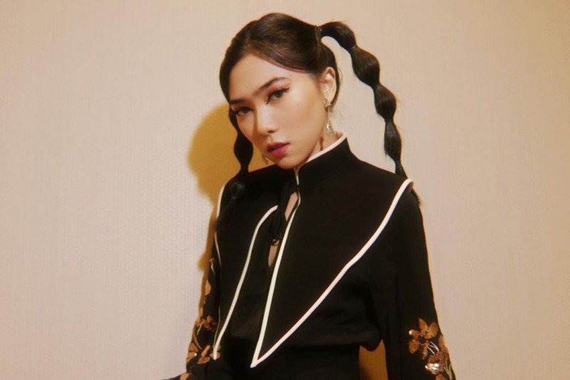 Isyana Sarasvati akan hadirkan video musik untuk tenaga medis