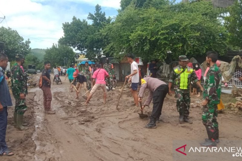 Ratusan rumah di Hu’u Dompu diterjang banjir ganas, petugas gabungan turun ke lapangan
