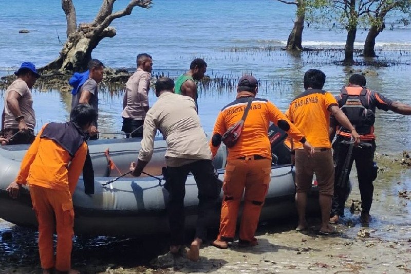 Tim SAR gabungan cari korban kecelakaan di perairan teluk Nabire