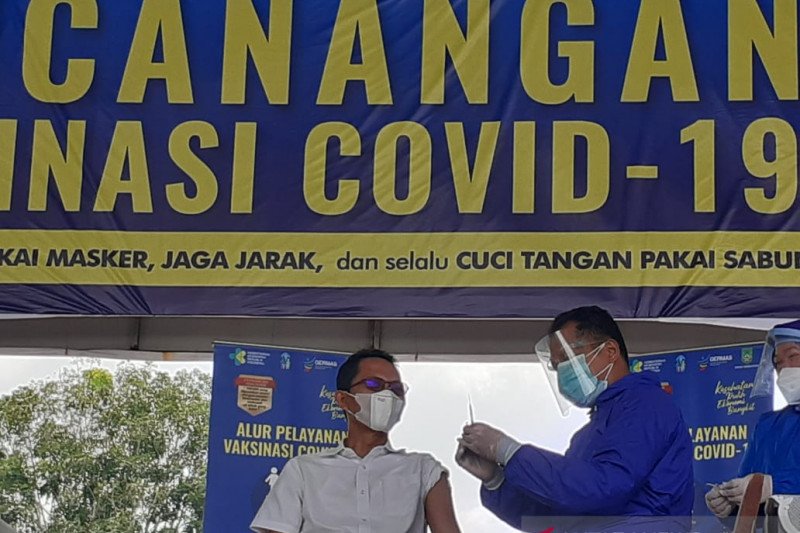 Gubernur Kepri targetkan seluruh penduduk divaksin pada 2022