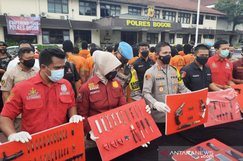 Polisi tembak residivis spesialis curanmor inisial AM di Bogor