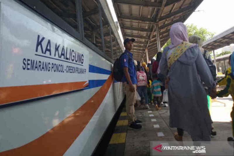 KAI Cirebon perketat prokes bagi calon penumpang pada libur nasional