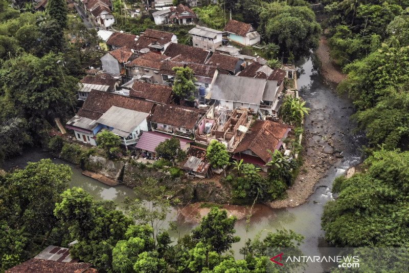 Foto udara permukiman kumuh di Ciamis