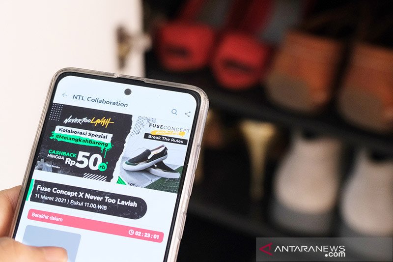 Pegiat sepatu lokal dan Tokopedia ciptakan produk kolaborasi