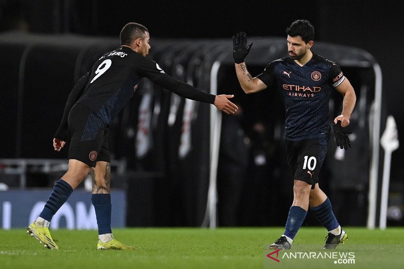 Gol perdana Aguero membantu Manchester City lumat Fulham