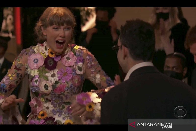 Album Folklore oleh penyanyi Taylor Swift sabet Grammy Awards kategori