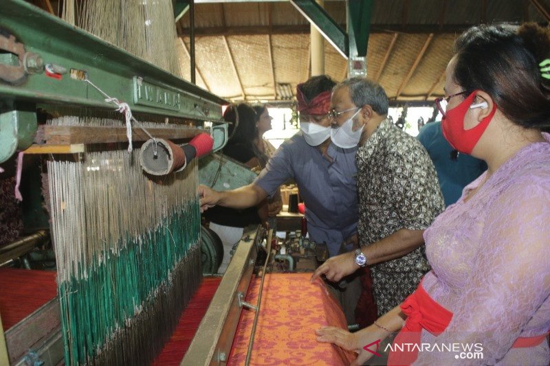Jajaki kerja sama, Dubes India kunjungi beberapa UMKM di Gianyar