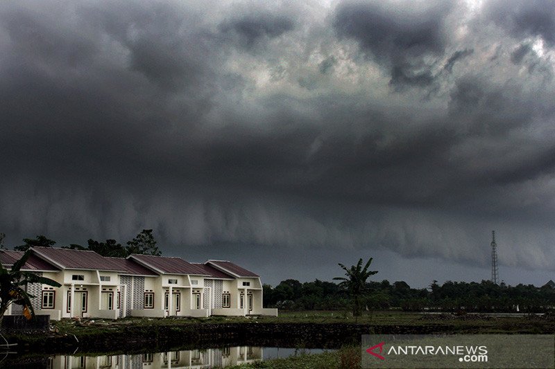 BMKG: Hujan ringan diprediksi guyur sejumlah kota besar di Indonesia