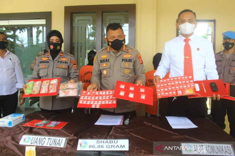 Polisi bongkar warung sabu Karang Bagu, pemiliknya emak-emak