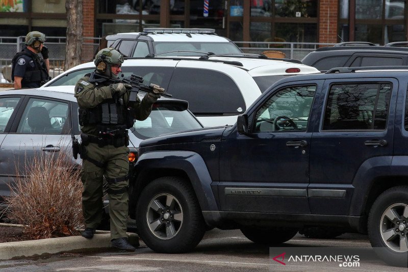 Penembakan massal dalam supermarket di Colorado