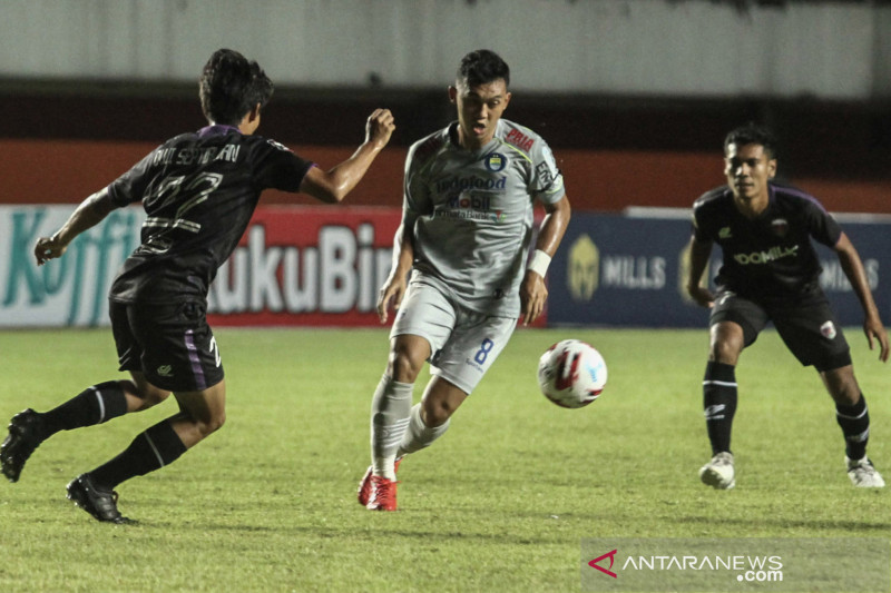 Piala Menpora : Persita Tangerang vs Persib Bandung