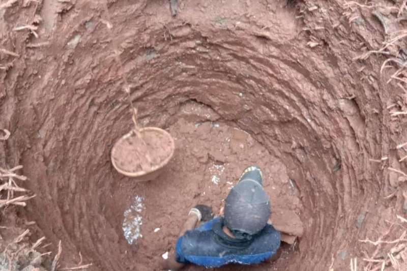 Dua buah sumur resapan dibuat di rumah dinas Wagub DKI
