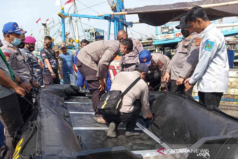 Tim SAR temukan dua korban tabrakan kapal di Indramayu