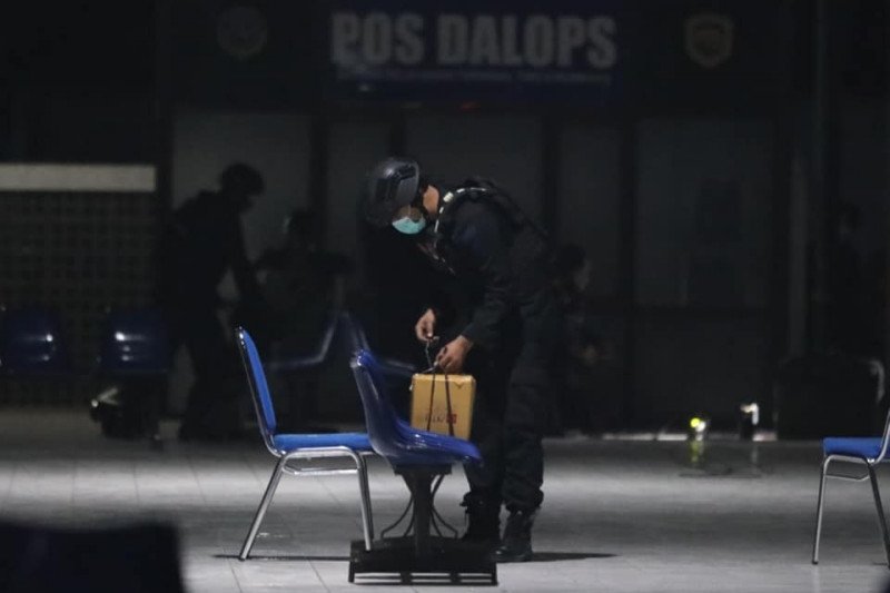 Tim Gegana amankan benda mencurigakan di Terminal Purbaya Kota Madiun