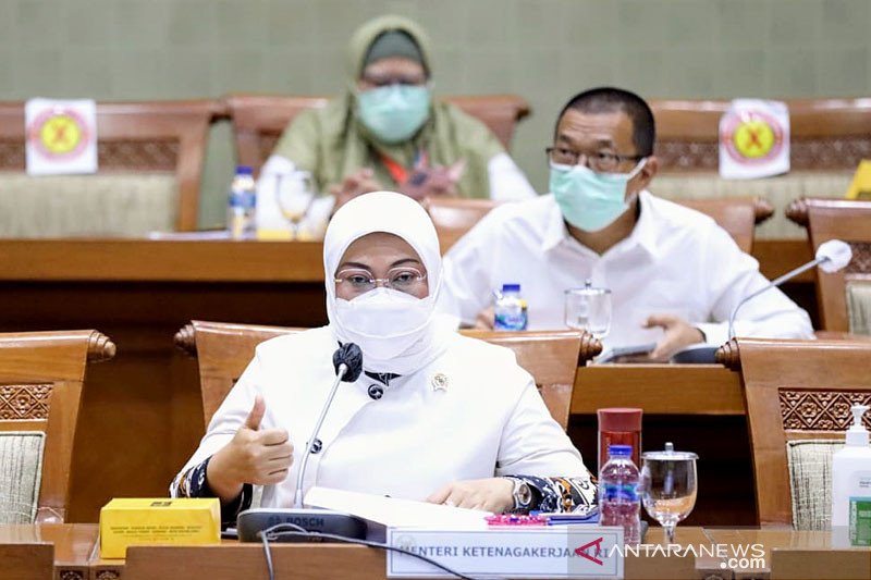 Menaker sebut pemanfaat JKP korban PHK akan terima bantuan tunai