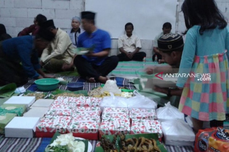 Sambut Ramadhan, warga Madiun gelar tradisi