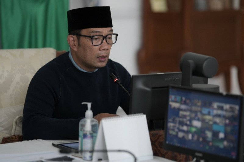 Ridwan Kamil-Kemendagri meluncurkan Aplikasi e-Perda di Jawa Barat