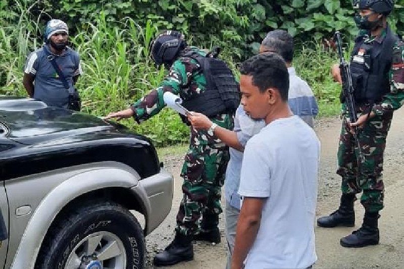 Satgas TNI sweeping cegah peredaran miras di wilayah perbatasan RI-PNG