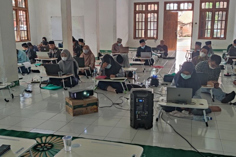 831 pondok pesantren di Banten percepat digitalisasi pendidikan