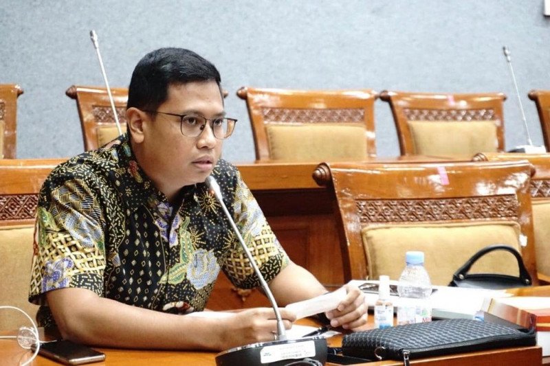 Cegah COVID-19, anggota DPR ajak warga ganti mudik dengan temu virtual