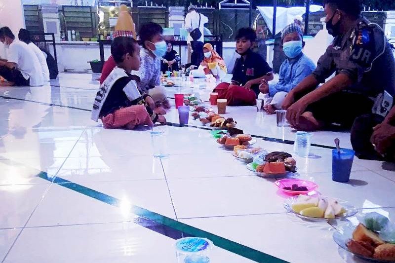 Tradisi Buka Puasa Bersama Di Masjid Jayapura