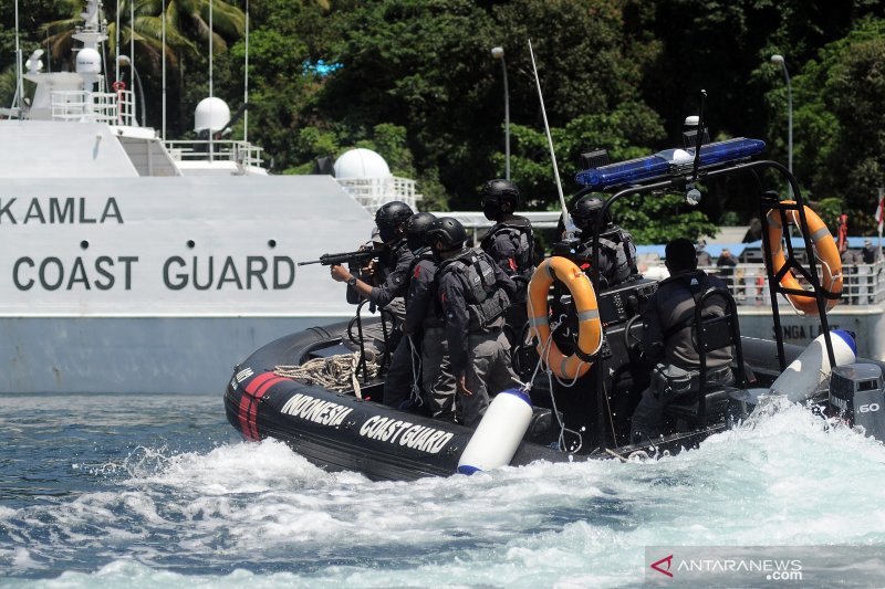 LATIHAN OPERASI KESELAMATAN DAN KEAMANAN LAUT BAKAMLA