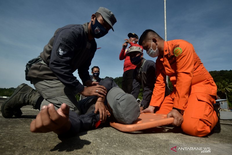 LATIHAN OPERASI KESELAMATAN DAN KEAMANAN LAUT BAKAMLA