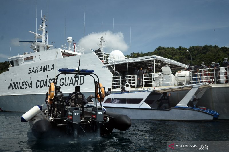 LATIHAN OPERASI KESELAMATAN DAN KEAMANAN LAUT BAKAMLA