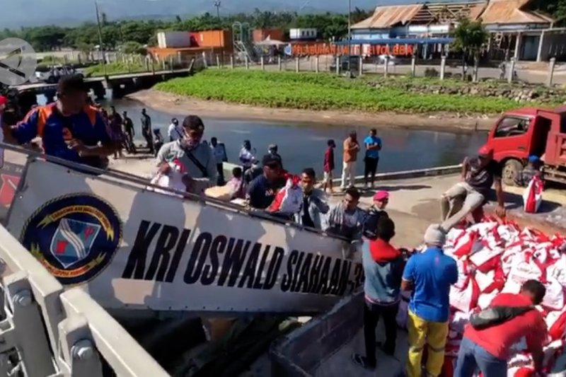 Paket bantuan Presiden tiba di Lembata NTT