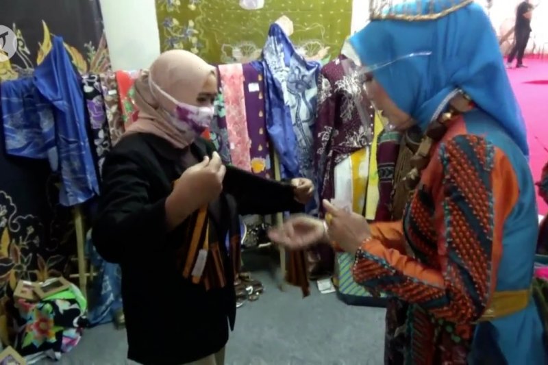 Mendekatkan perajin batik Malang dengan pembeli