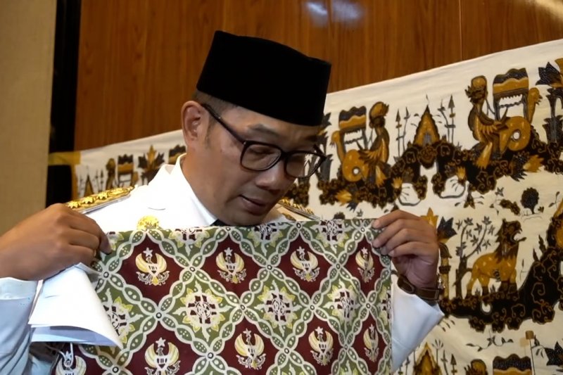 Desain batik Gubernur Jawa Barat