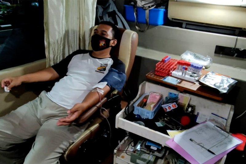 PMI Kota Semarang jemput bola dengan bus donor saat malam