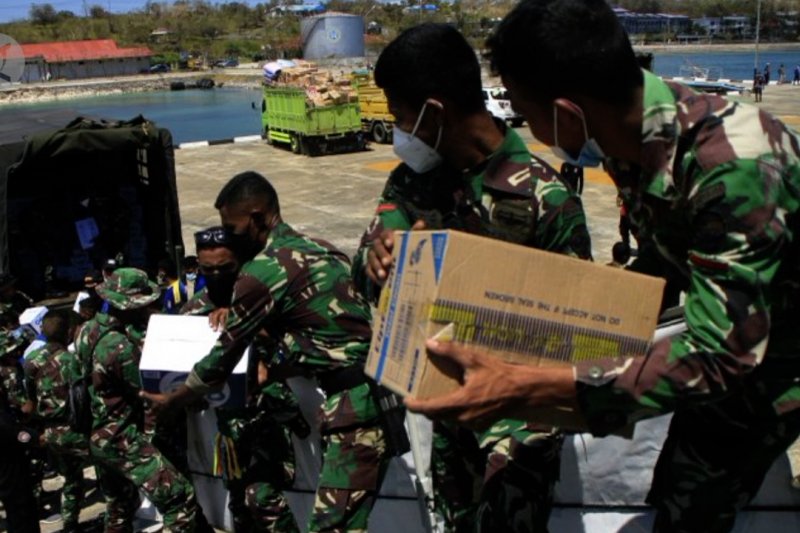 KRI Ahmad Yani bawa bantuan logistik ke Sabu Raijua
