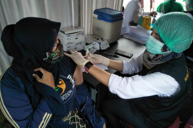 Pemprov Jabar tingkatkan vaksinasi di daerah padat penduduk