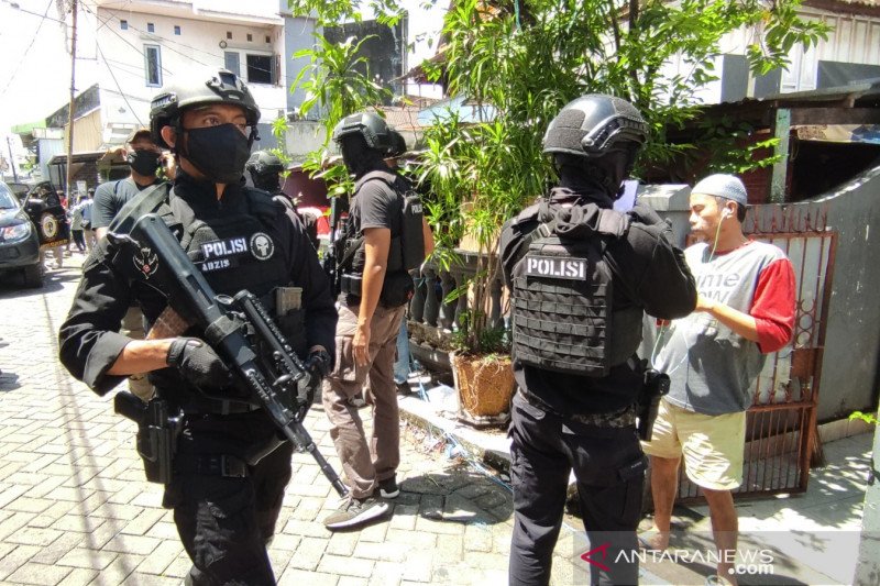 Penangkapan terduga teroris di Makassar menjadi 56 orang