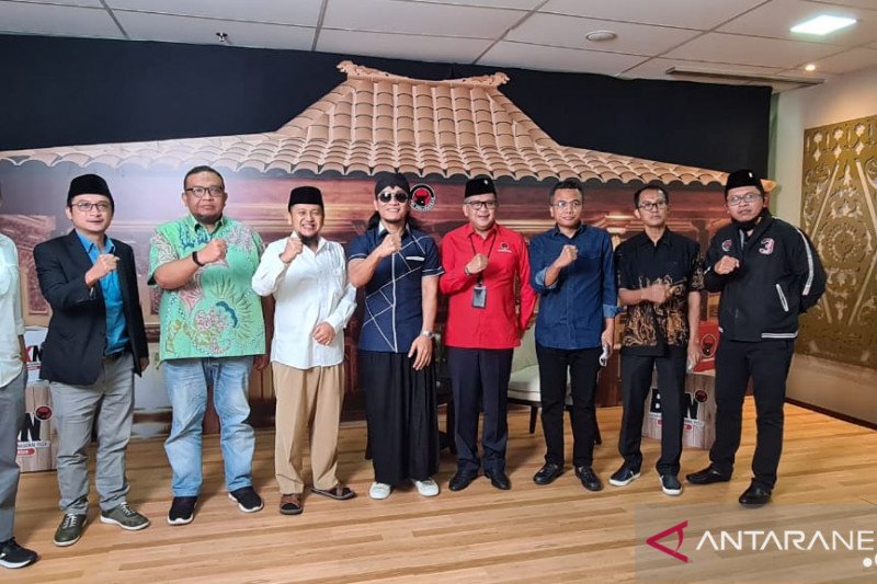 Sekjen parpol koalisi Jokowi-Ma'ruf buka puasa bersama di Kantor PDIP