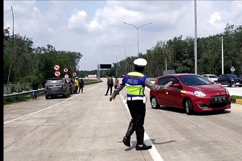 Nekat mudik 25 Kendaraan Paksa di putar balik