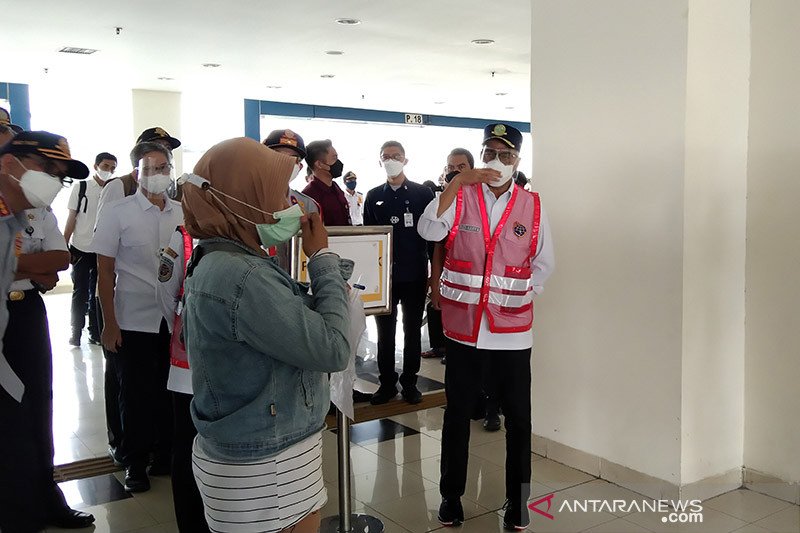 Menhub: Kasus COVID-19 di negara tetangga lebih parah dari Indonesia