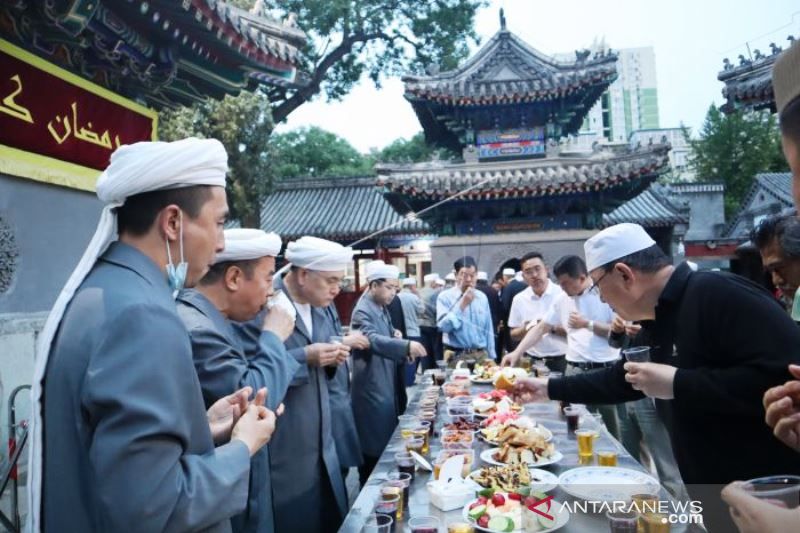 Tradisi Buka Puasa Bersama Di China