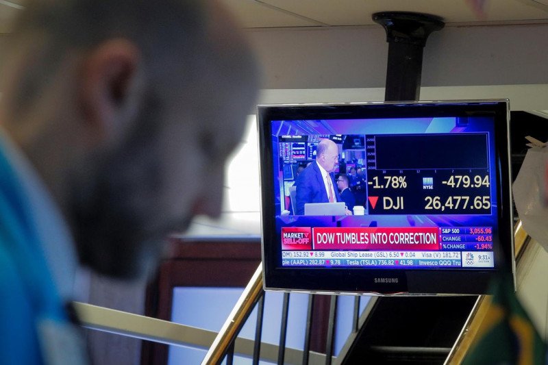 Wall Street dibuka jatuh, karena aksi jual saham teknologi berlanjut