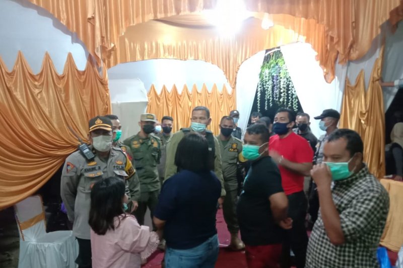 Satgas COVID-19 Payakumbuh telah bubarkan dua kegiatan keramaian