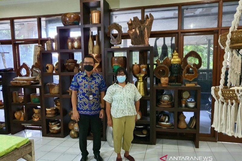 Nasabah BRI Ni Ketut Bakati Anggareni jadikan kerajinan Bali mendunia