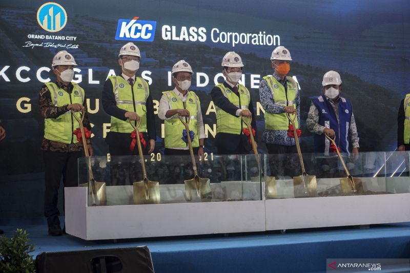 Pabrik kaca KCC Glass di Batang mulai beroperasi Agustus 2024