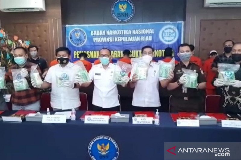 BNNP Kepri memusnahkan barang bukti 19,6 kg sabu-sabu